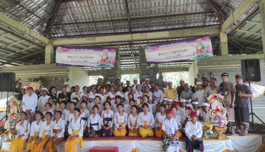 PERAYAAN BULAN BAHASA BALI YG KE VII ( TUJUH ) DESA PAJAHAN YG BERTEMA " JAGAT KERTIH " ( Jagra Hita Samasta )